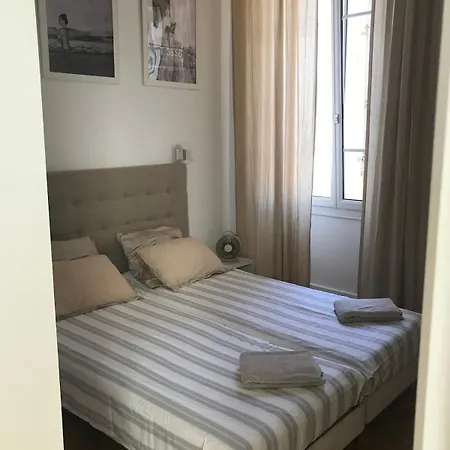 Center Of 100m2 Bright 아파트